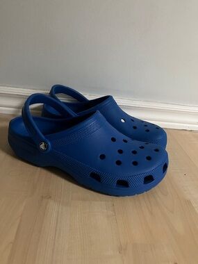 Mens Crocs Classic Comfort Blue Clog Sandals with Heel Strap